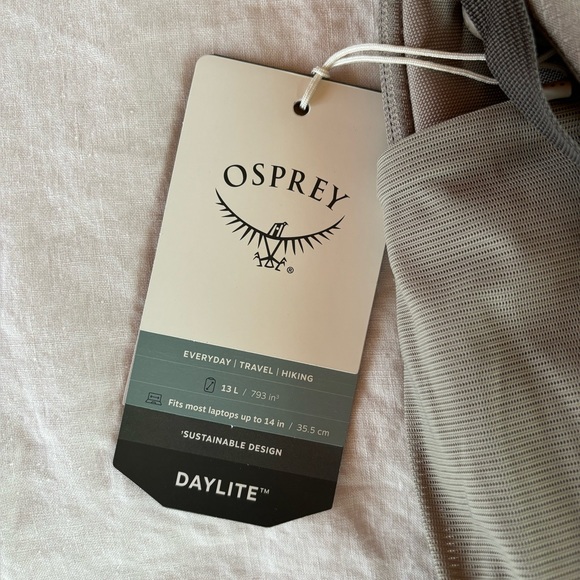 OSPREY NWT Daylite “Concrete Gray” Backpack - Picture 4 of 7